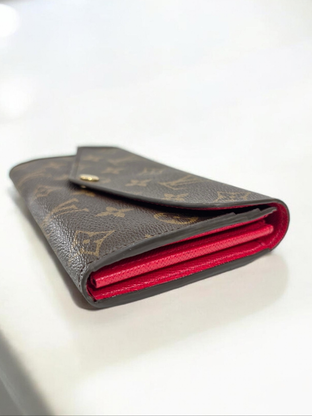 ✨️Authentic Louis Vuitton Sarah long wallet Brown monogram Red interior - Picture 3 of 12